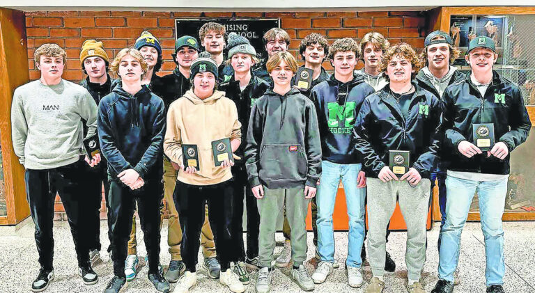 Hockey Team Photo Back row, from left: Blake Walther, Jackson Goodreau, Gavin Nutkins, Carsyn Hinkson, Kade Schroeder, Levi Westcomb, Carter Lavigne, Joe Noble, Alex Noble Front row, from left: Carter Deatsman, Levi Vruggink, Ryan McEvers, Jack Heinonen, Ajay Berger, Austin Hinkson, Dawson Bosanic Not Pictured: Matthew Rahilly, Cameron Skeans, Jonas Cornell